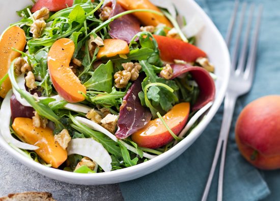 Salade d’abricots, fenouil, magret et roquette