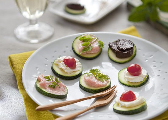 Toasts de courgette crue